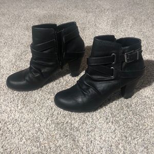 Black bootie shoes